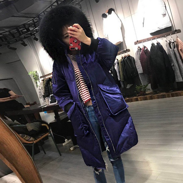 内外穿着的双重标准，为迎接冬天的到来增添了期待与不安