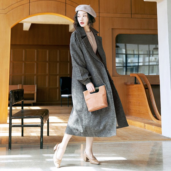 风衣穿搭浪漫与复古的完美平衡，展现优雅与个性的双重魅力