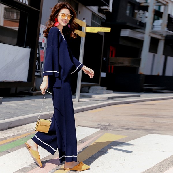 相亲烦恼又相亲愁，时尚针织套装助你撩人心