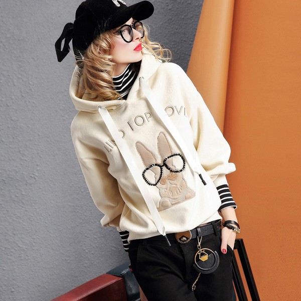 卫衣潮流真假不分，展现个性与浪漫的视觉盛宴！