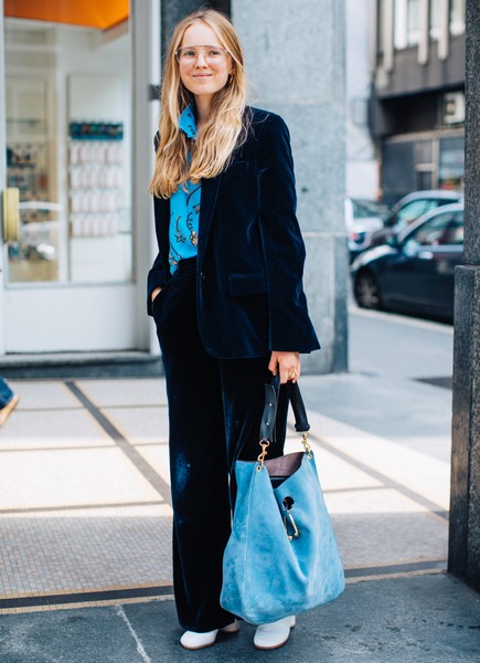 春季西装职场必备的黑灰蓝中性色与复古格纹，春季西装优雅得体又时尚潮流的双重选择！