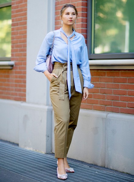 结饰领点缀时尚表情，结饰领点缀还是精致复古？