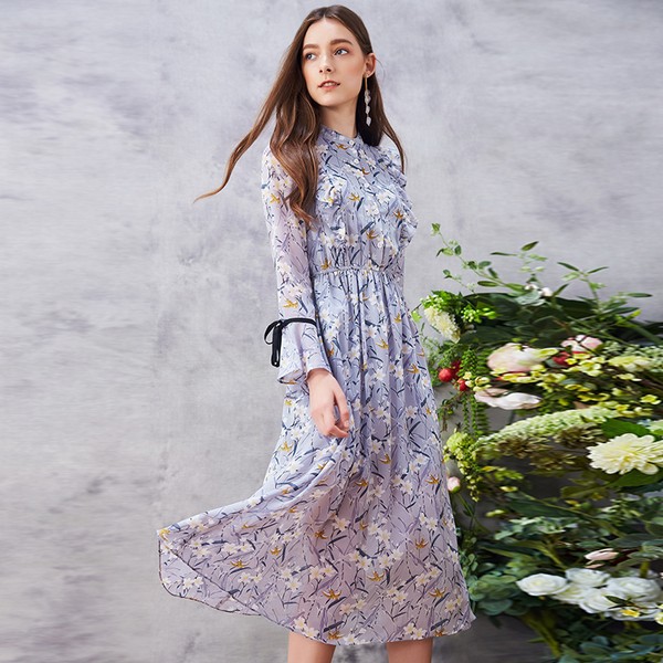 印花裙既甜美又灵动，满足一切动情的原因！