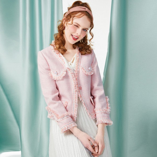 桃花一样的色彩，粉色服饰满足你对春天的每一次想象