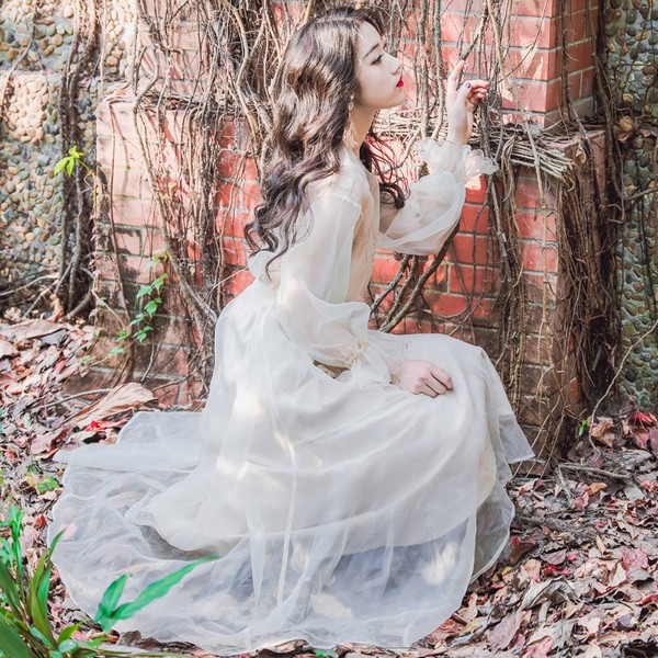 连衣裙风格多变，让女人们无法拒绝