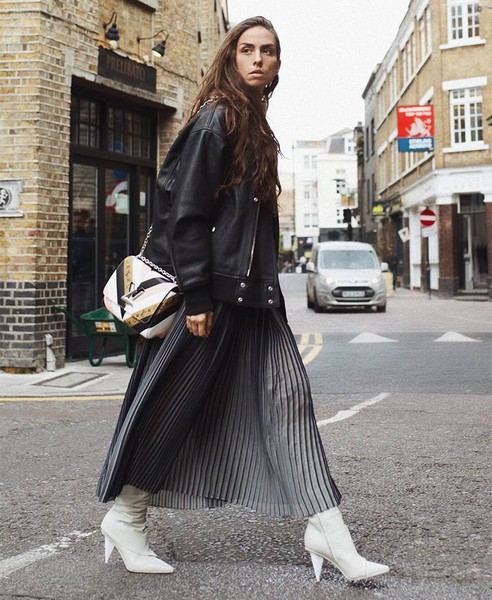 百褶裙的10种穿搭，百褶裙时尚优雅又高级